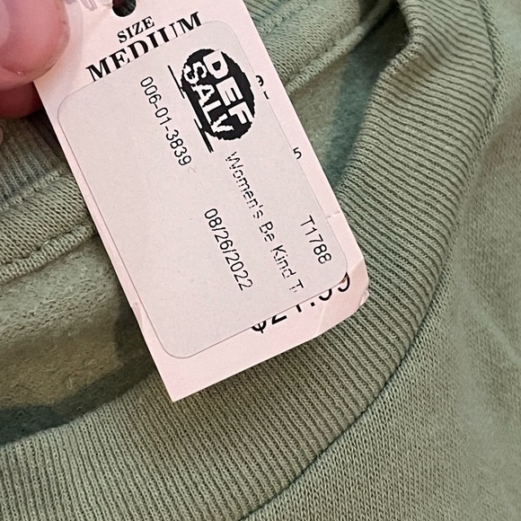 Desert Dreamer nwt crew neck green Be Kind to Nature sweatshirt - Picture 4 of 6